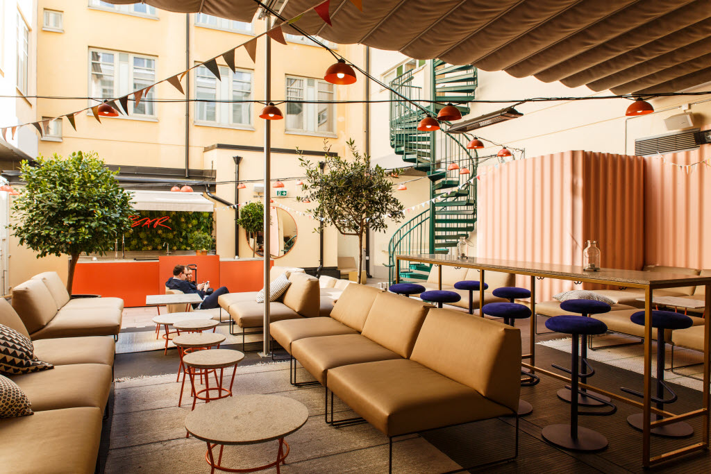 Outdoor atrium